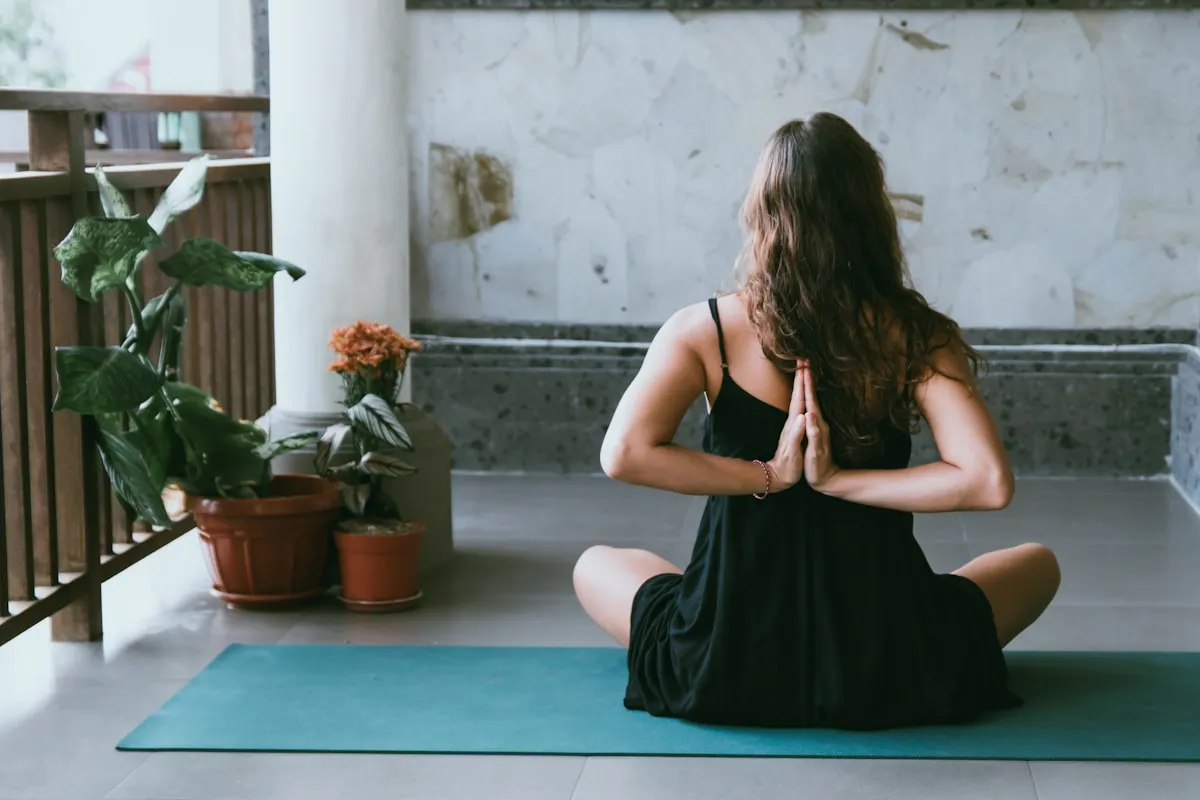 Padmasana lotus : guide pratique pour installer la posture sans se blesser